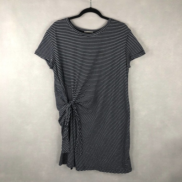 Vince. Dresses & Skirts - Vince. Women's Size Large Stripe Pullover T-Shirt Dress